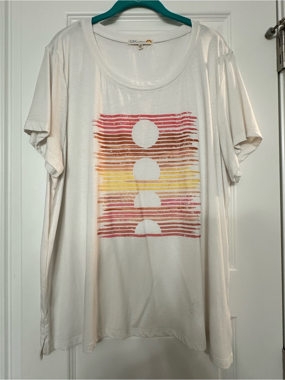 C&C California 2X White Tee with Red Ombré (Sunrise/Sunset) Accent Stripes NWOT